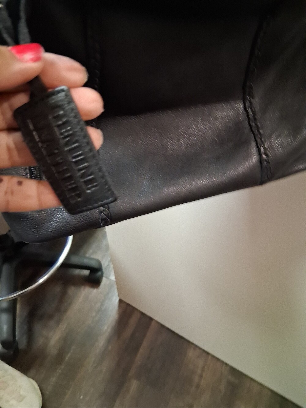 Ariat - Picture 10 of 16